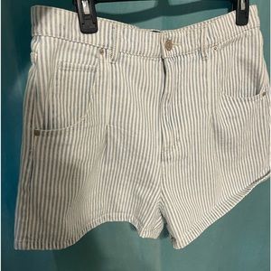 Urban Outfitters BDG Stripped Jean Shorts! Size 30